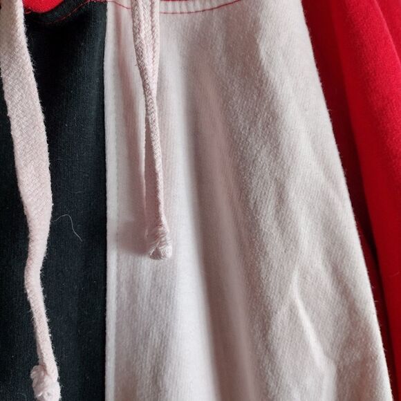 Red Heritage hoodie  - Picture 3 of 7